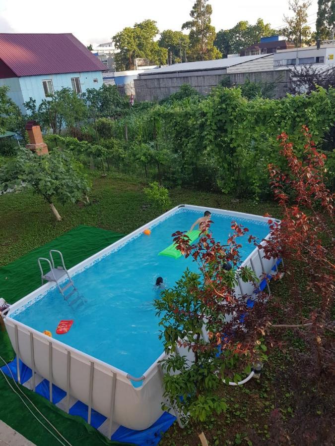 Femily Hotel In Batumi Mareti Str 2 外观 照片