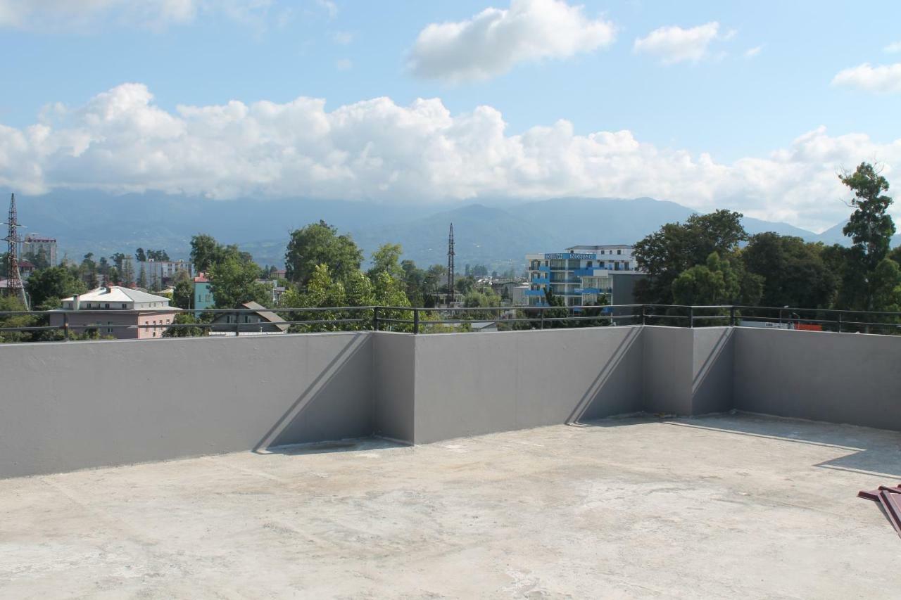 Femily Hotel In Batumi Mareti Str 2 外观 照片