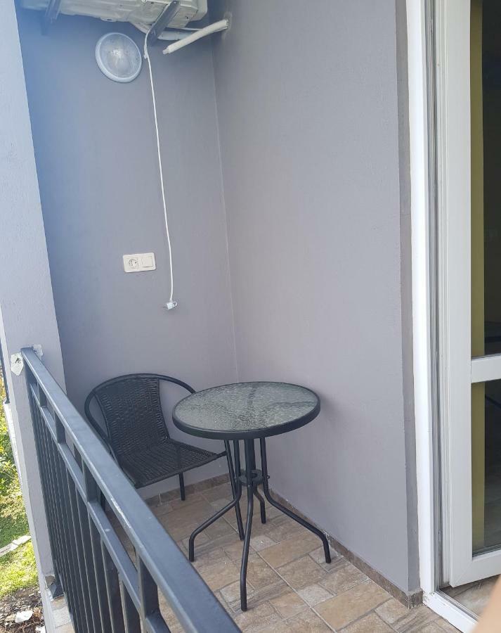 Femily Hotel In Batumi Mareti Str 2 外观 照片