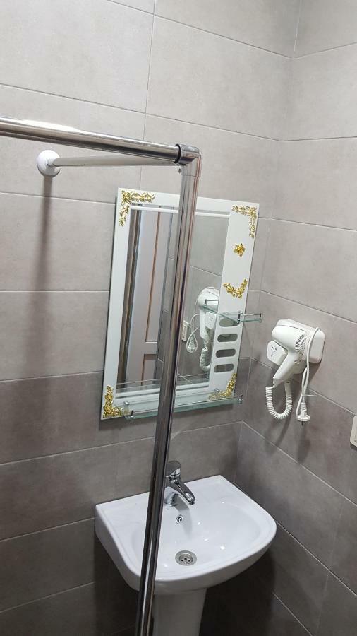 Femily Hotel In Batumi Mareti Str 2 外观 照片