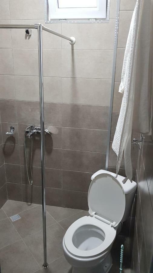 Femily Hotel In Batumi Mareti Str 2 外观 照片